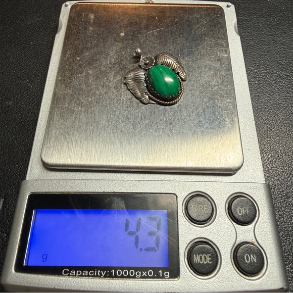 Vintage Sterling Silver Native American Navajo Oval Malachite Pendant 1" x 7/8" - Picture 10 of 10